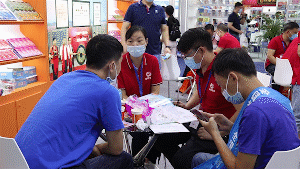 產(chǎn)品有特色、價(jià)格好操作,康祥避孕套閃亮國(guó)藥會(huì)!(圖10) 產(chǎn)品有特色、價(jià)格好操作,康祥避孕套閃亮國(guó)藥會(huì)!(圖10)